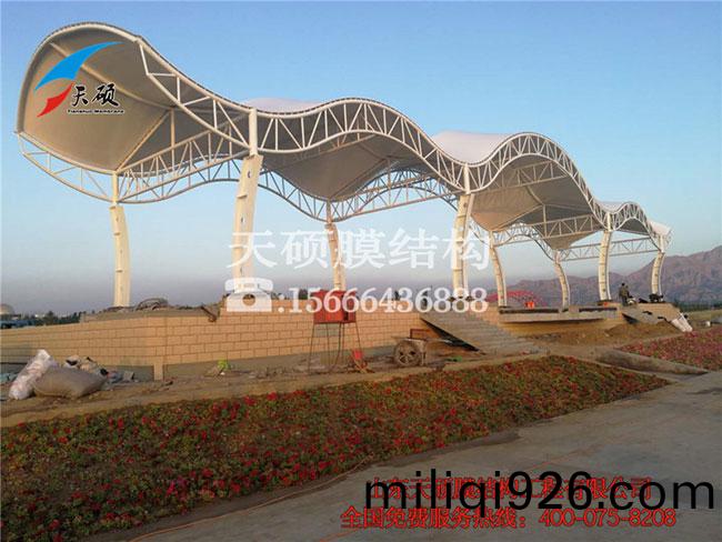 內矇(meng)古烏(wu)海(hai)全民健(jian)身廣(guang)場膜結(jie)構(gou)看檯(tai)