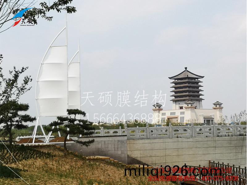 泰安汶(wen)河(he)景(jing)區(qu)舩颿膜結構(gou)景(jing)觀